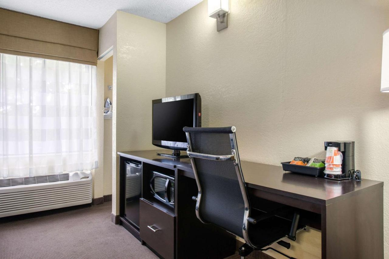 Standard Double Room with Two Double Beds - Non-Smoking at Sleep Inn Sarasota North