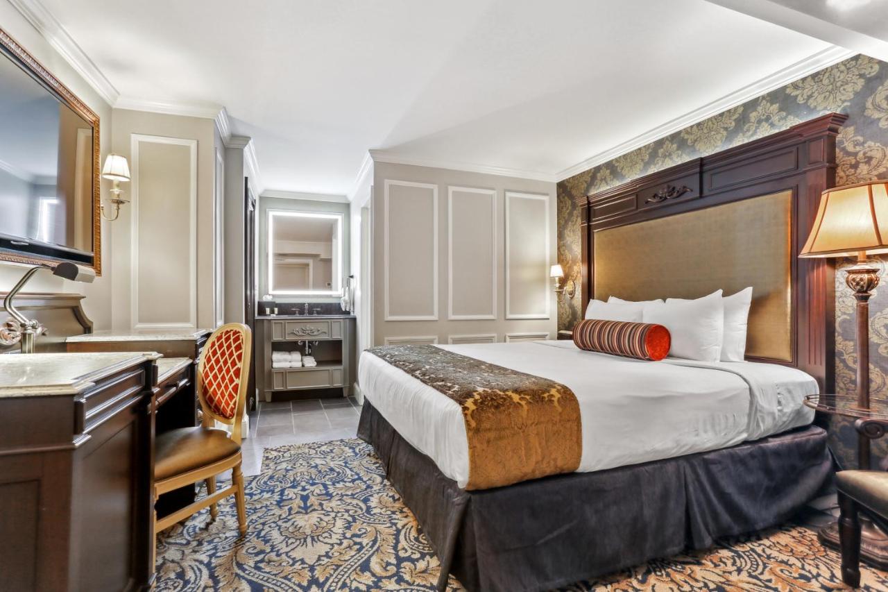 Standard King Room at Place d'Armes Hotel