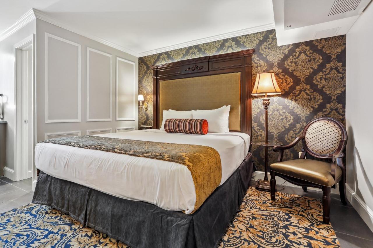 Standard King Room at Place d'Armes Hotel