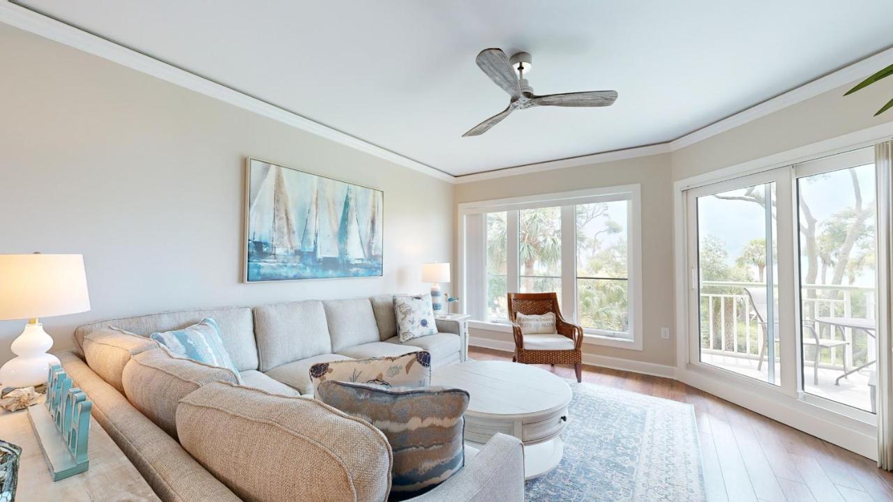  | 210 Windsor Place