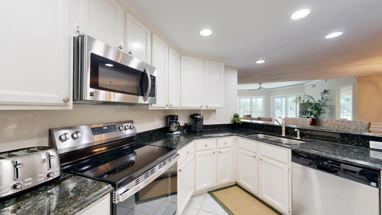  | 210 Windsor Place