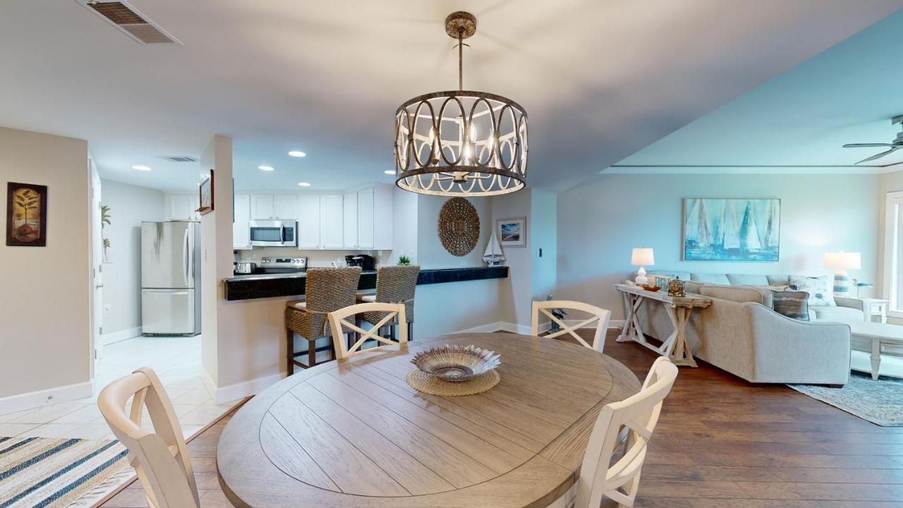  | 210 Windsor Place