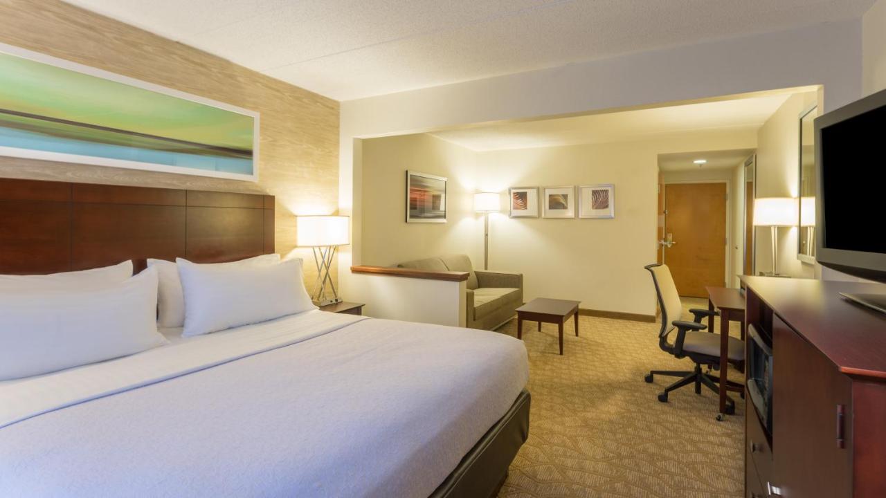 | Holiday Inn Baltimore BWI Airport, an IHG Hotel