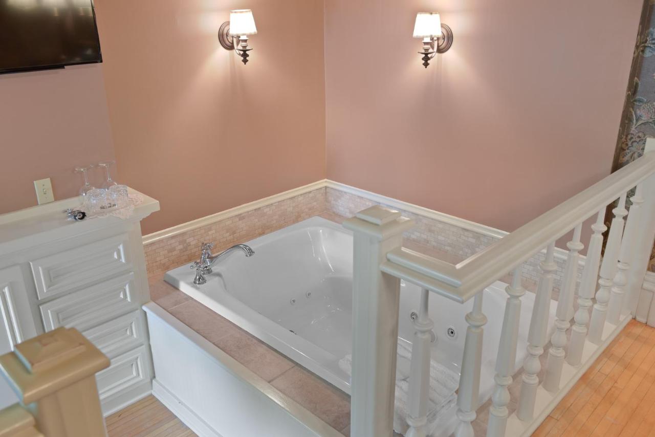 | The Foxglove Inn