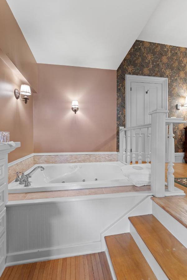 | The Foxglove Inn