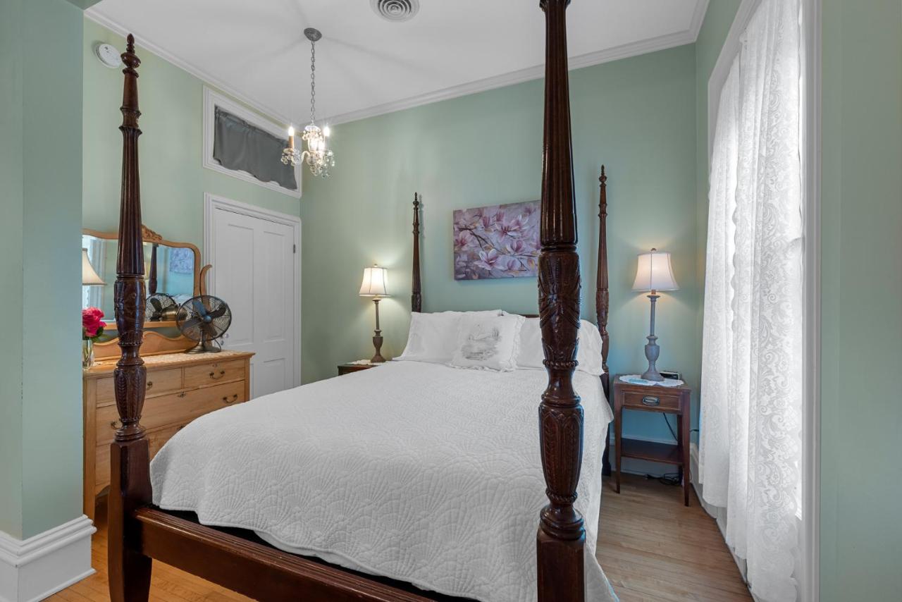 | The Foxglove Inn