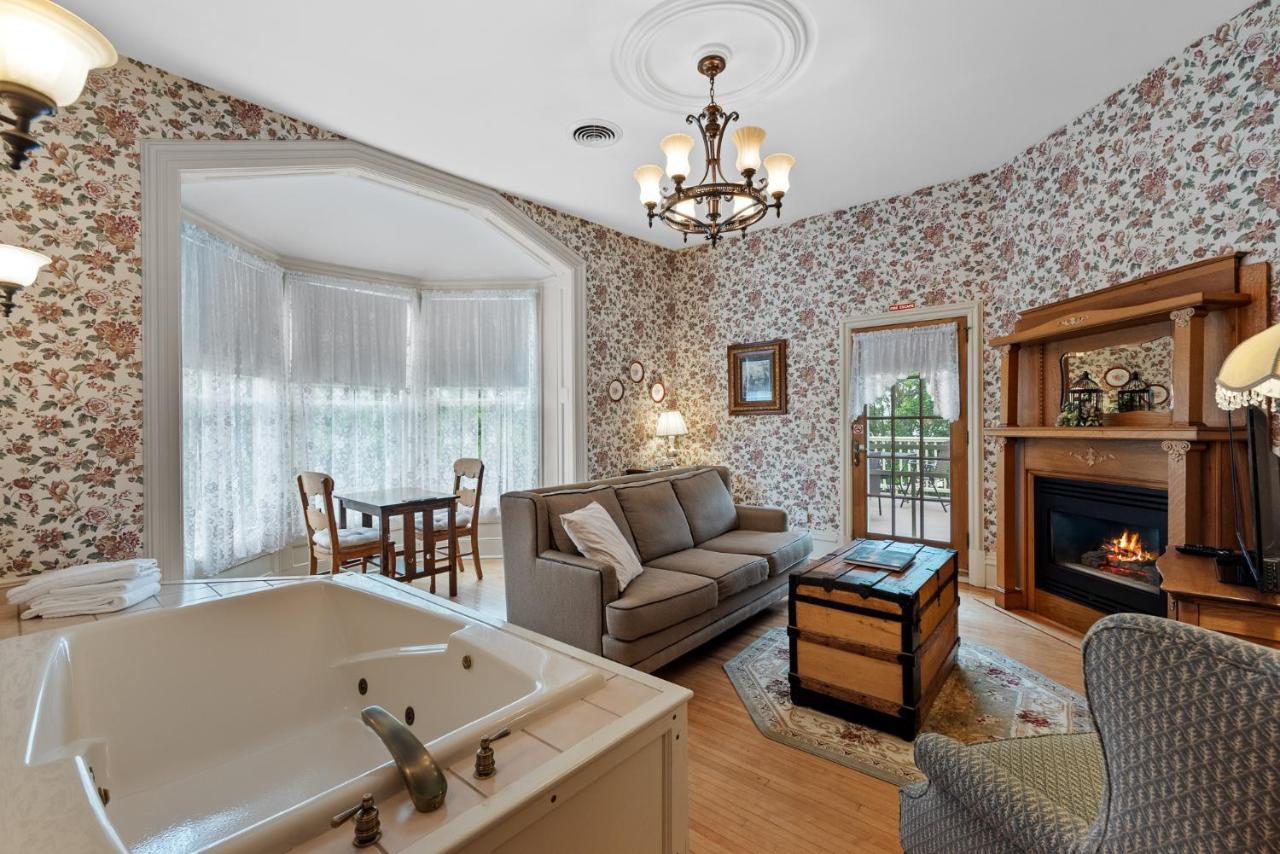 | The Foxglove Inn