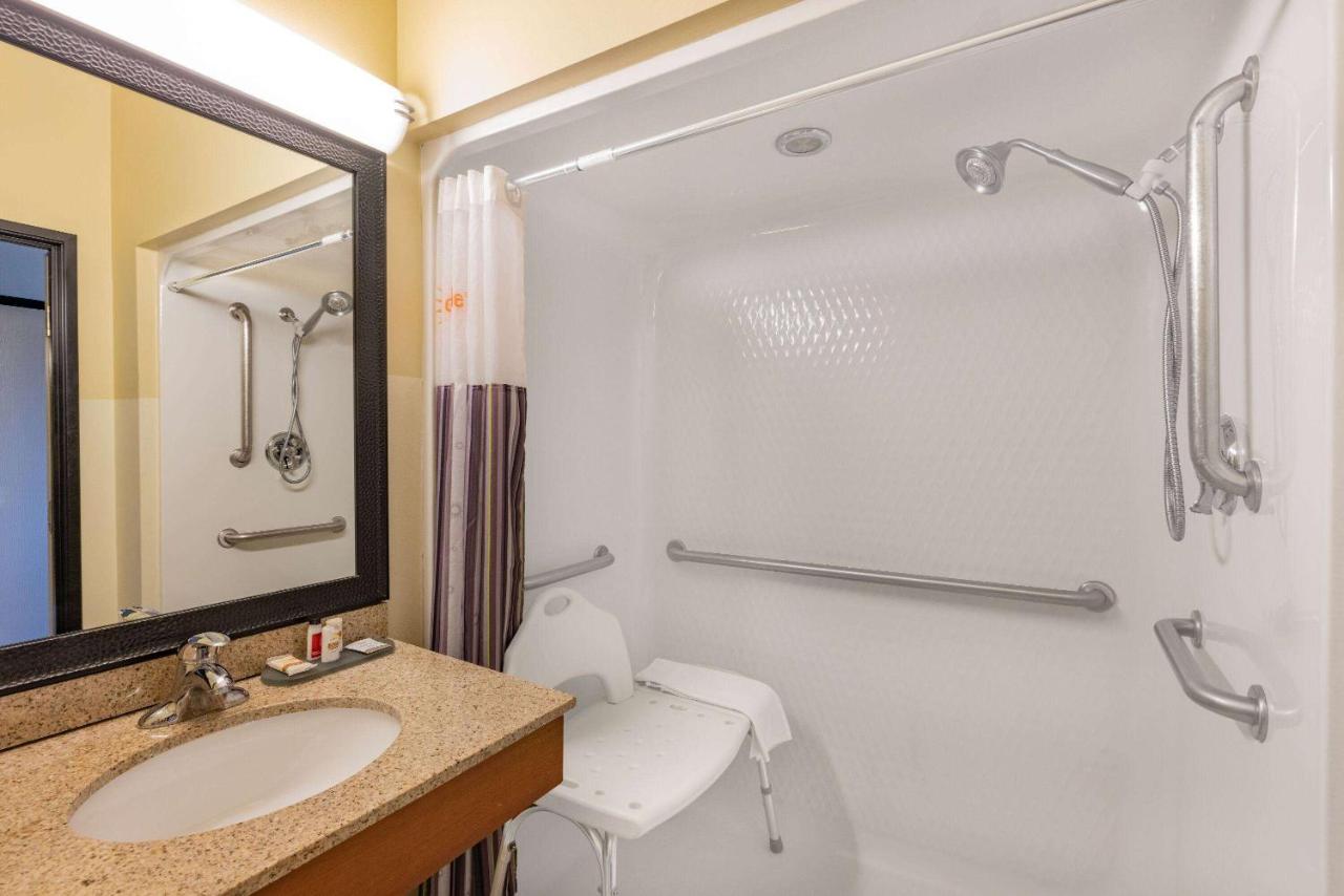 Queen Room with Two Queen Beds - Disability Access at La Quinta Inn & Suites by Wyndham Helena