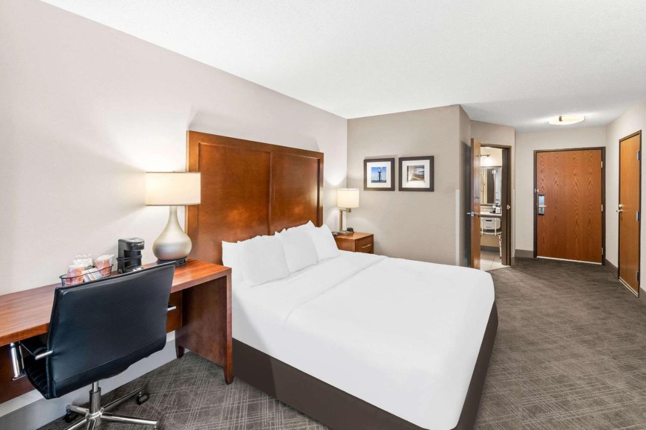 King Room - Accessible/Non-Smoking at Comfort Inn Duluth West