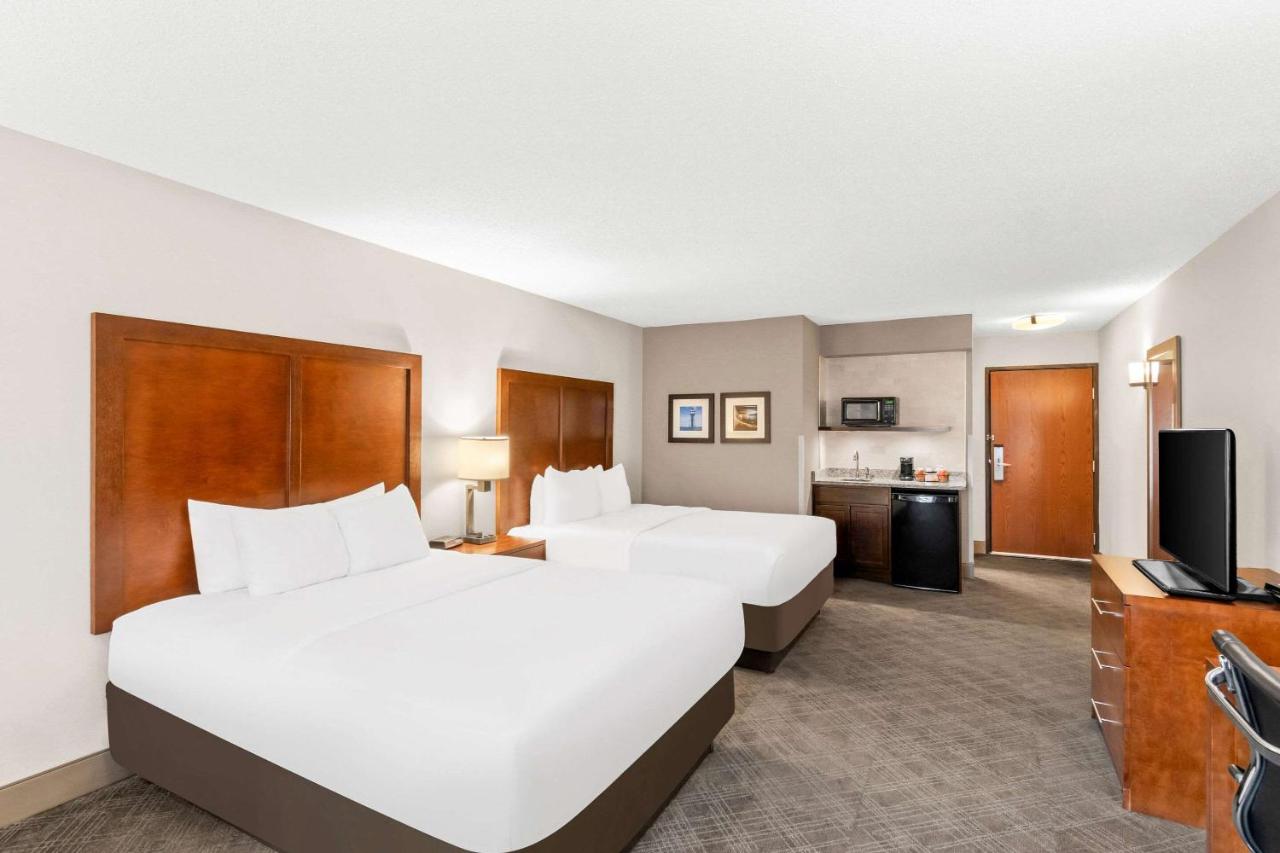 Queen Room with Two Queen Beds at Comfort Inn Duluth West