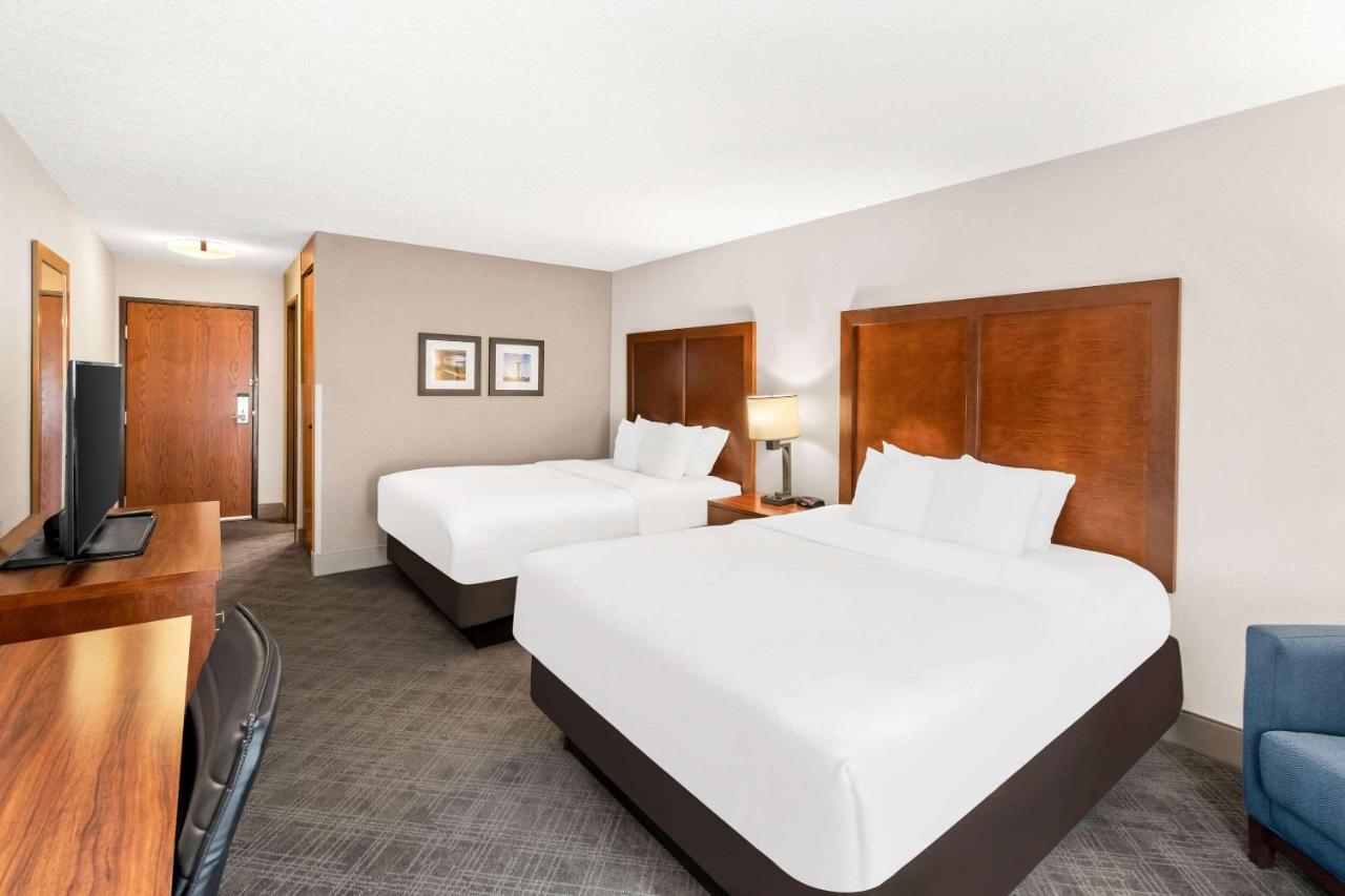 Queen Room with Two Queen Beds - Non-Smoking at Comfort Inn Duluth West