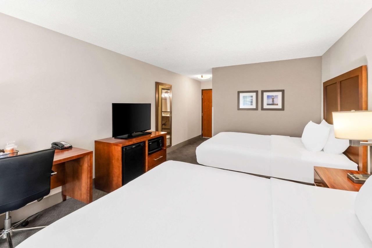 Queen Room with Two Queen Beds - Non-Smoking at Comfort Inn Duluth West