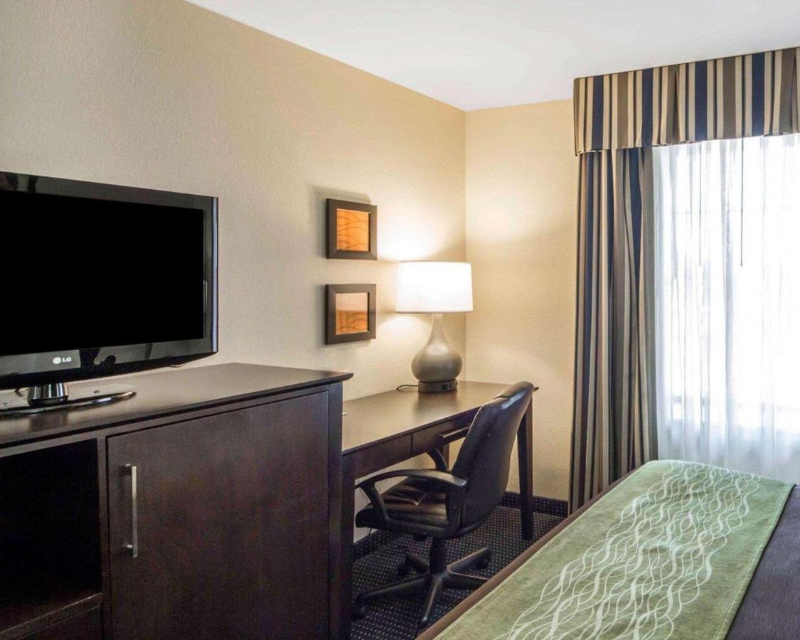 King Suite - Non-Smoking at Quality Inn Tulsa - Downtown West