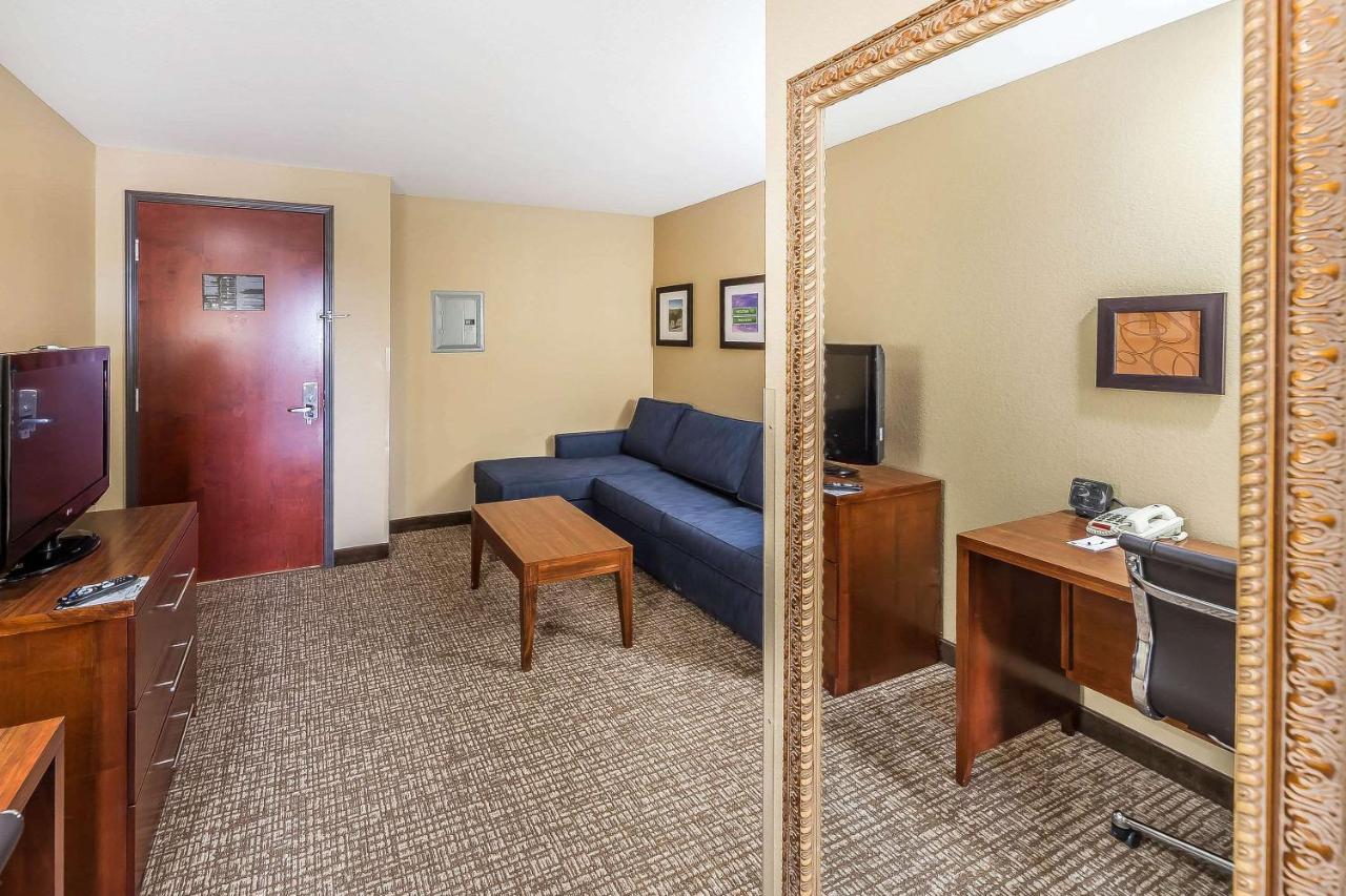 Queen Suite with Two Queen Beds at Comfort Suites Yukon - SW Oklahoma City