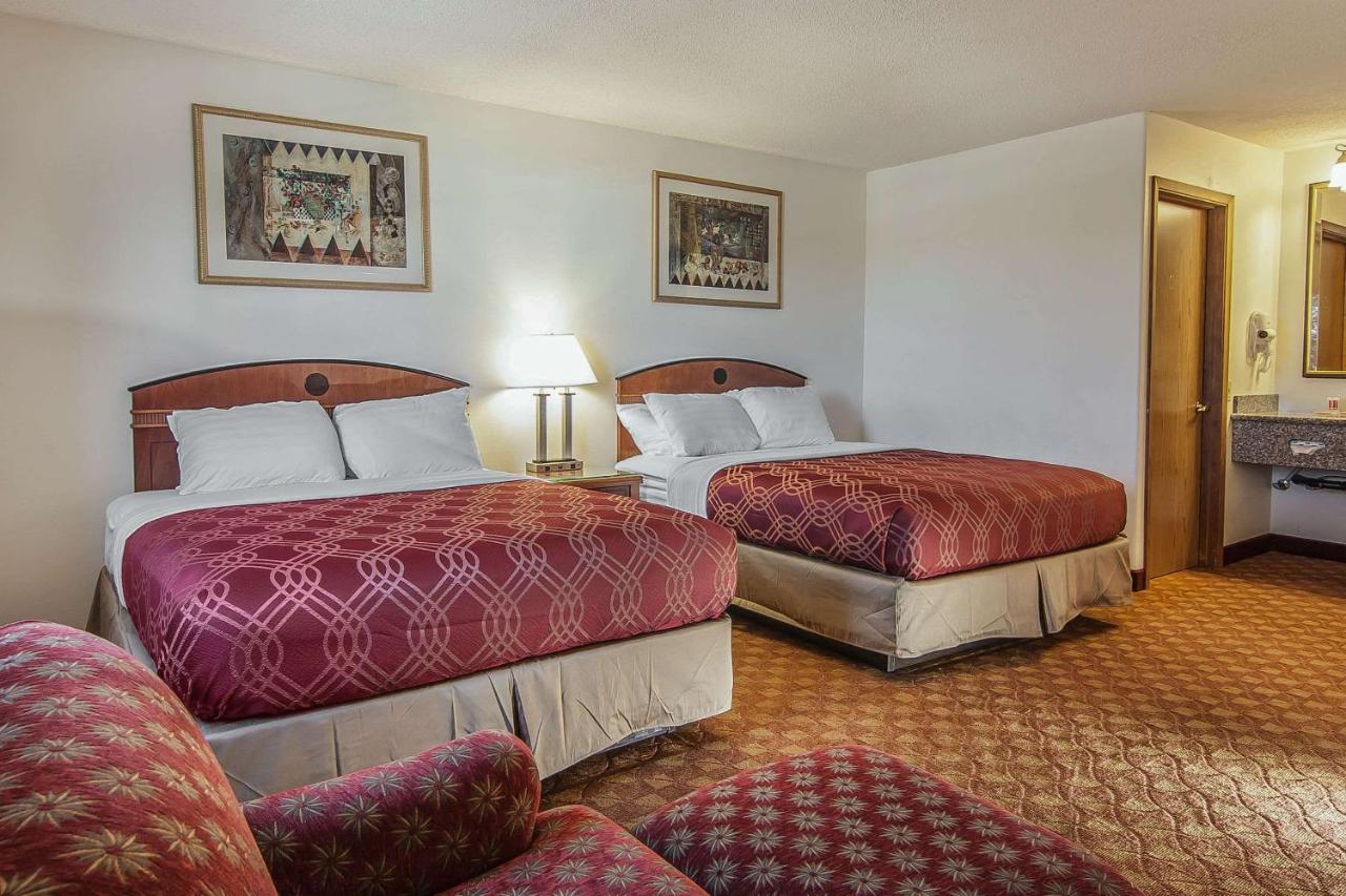 | Econo Lodge Inn & Suites Madras