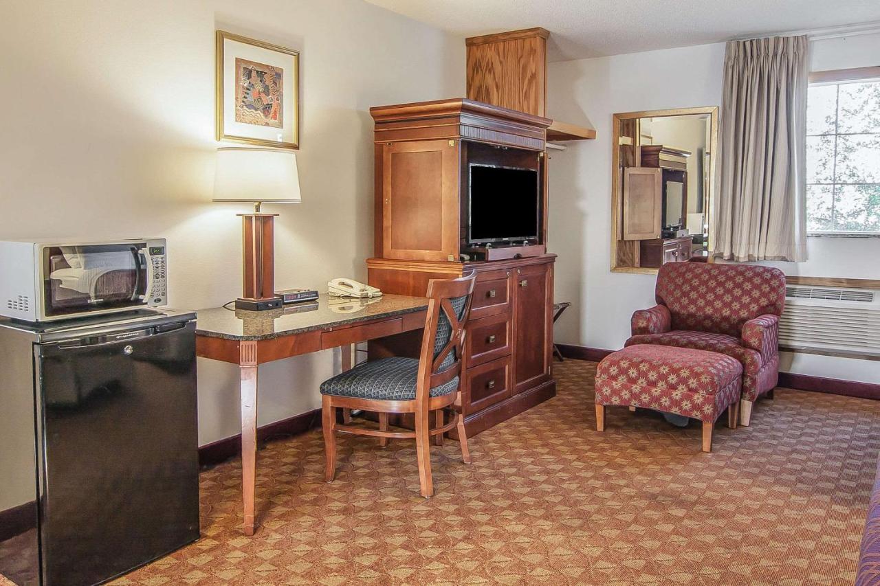 | Econo Lodge Inn & Suites Madras