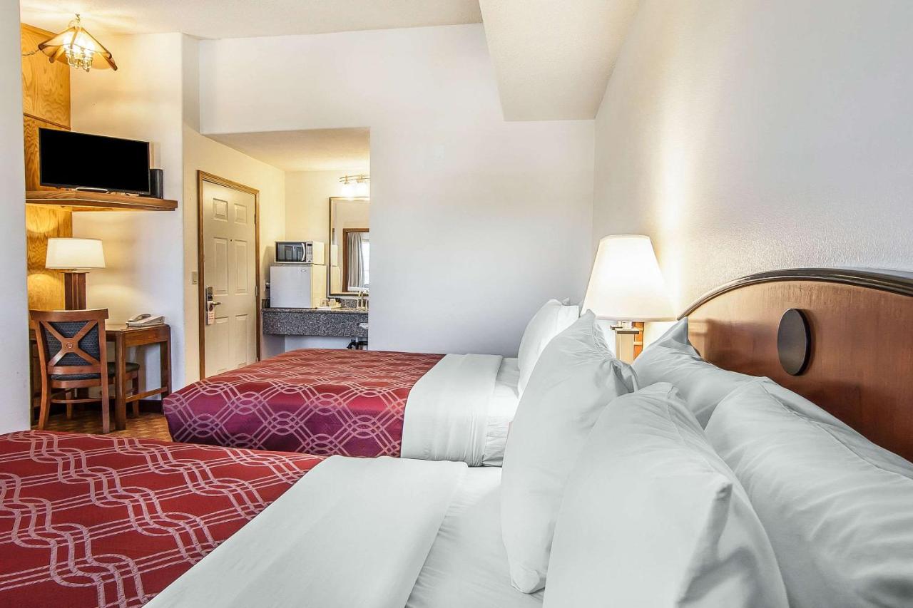 | Econo Lodge Inn & Suites Madras
