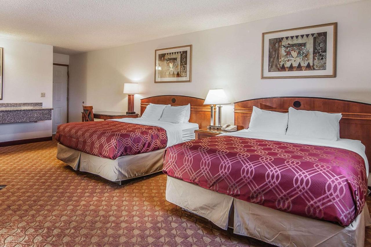 | Econo Lodge Inn & Suites Madras