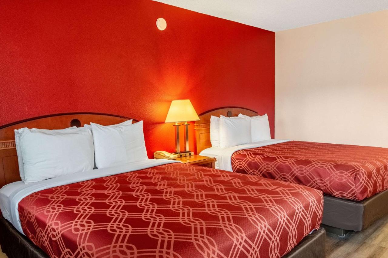 | Econo Lodge Inn & Suites Madras