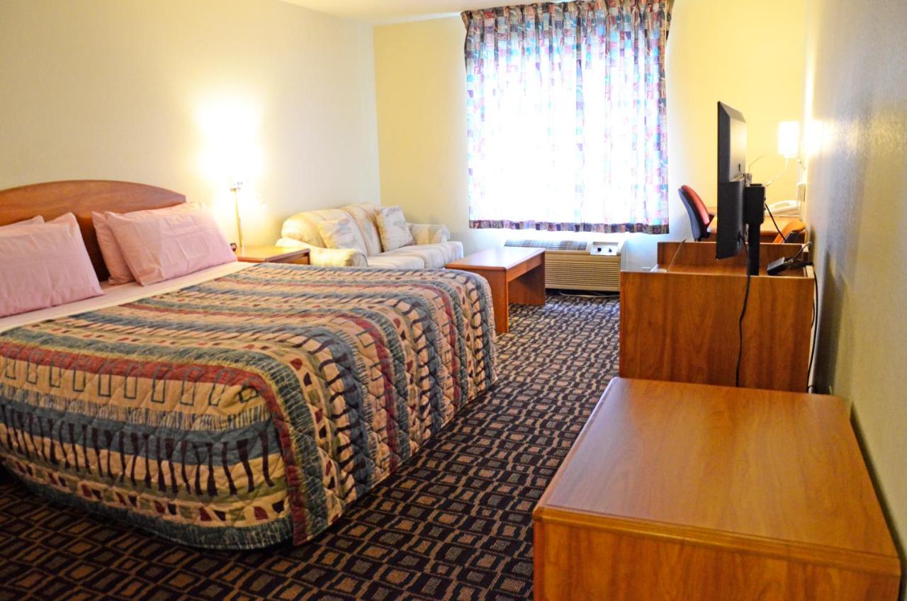 | Budget Host Inn