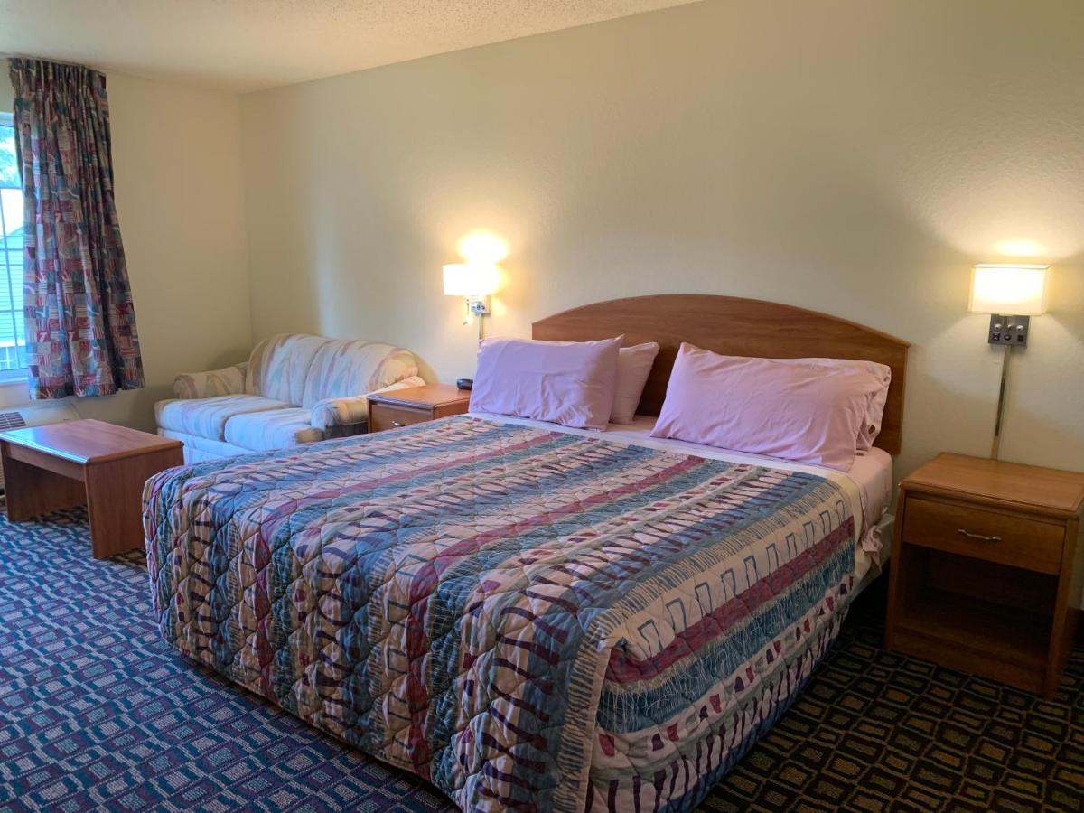 | Budget Host Inn