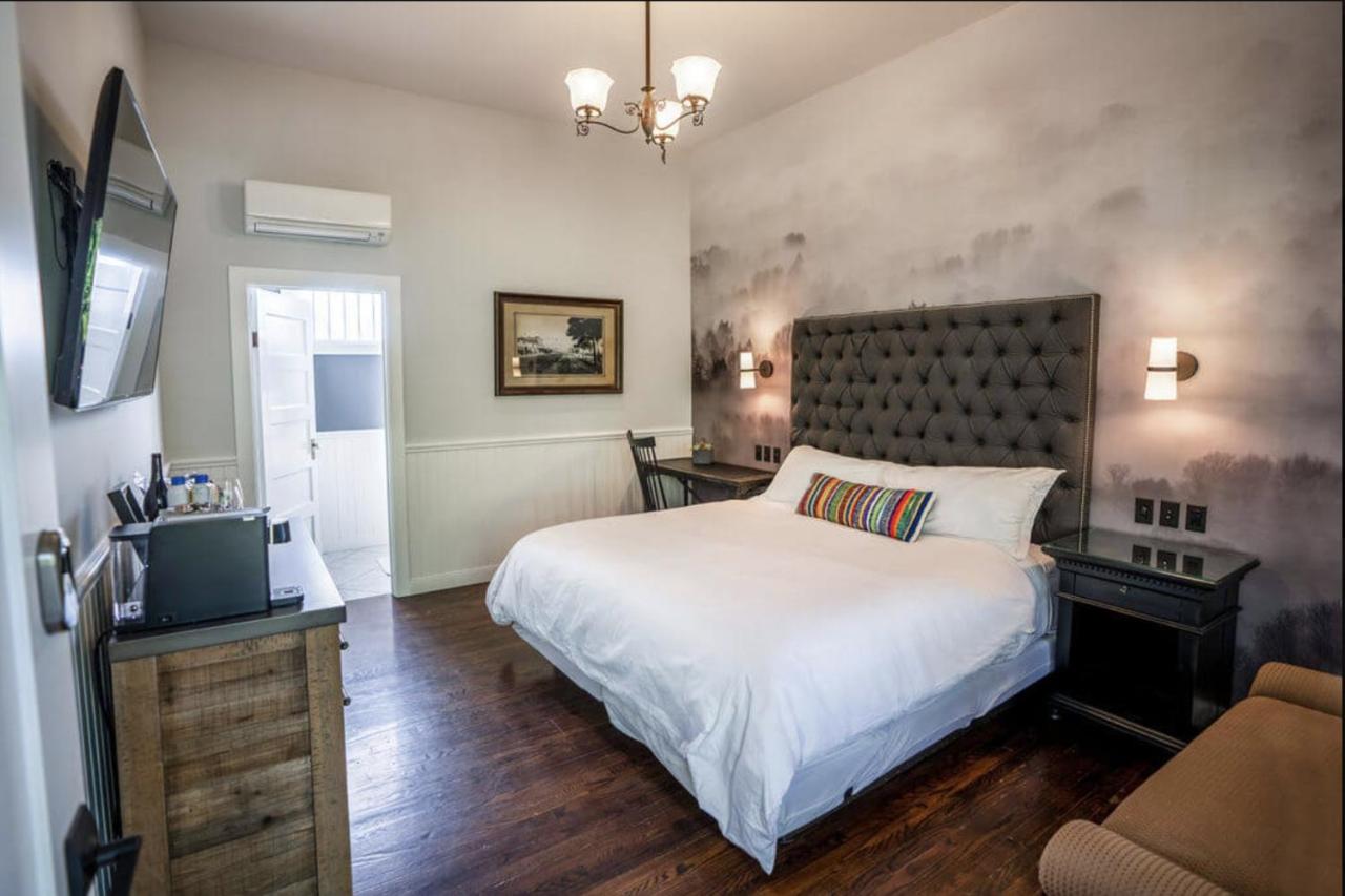 | Brannan Cottage Inn