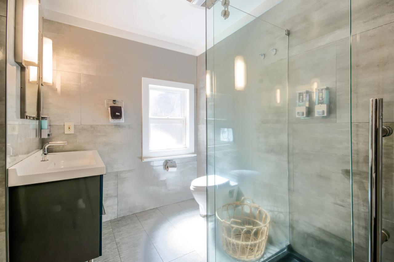 | Cedar Gables Inn