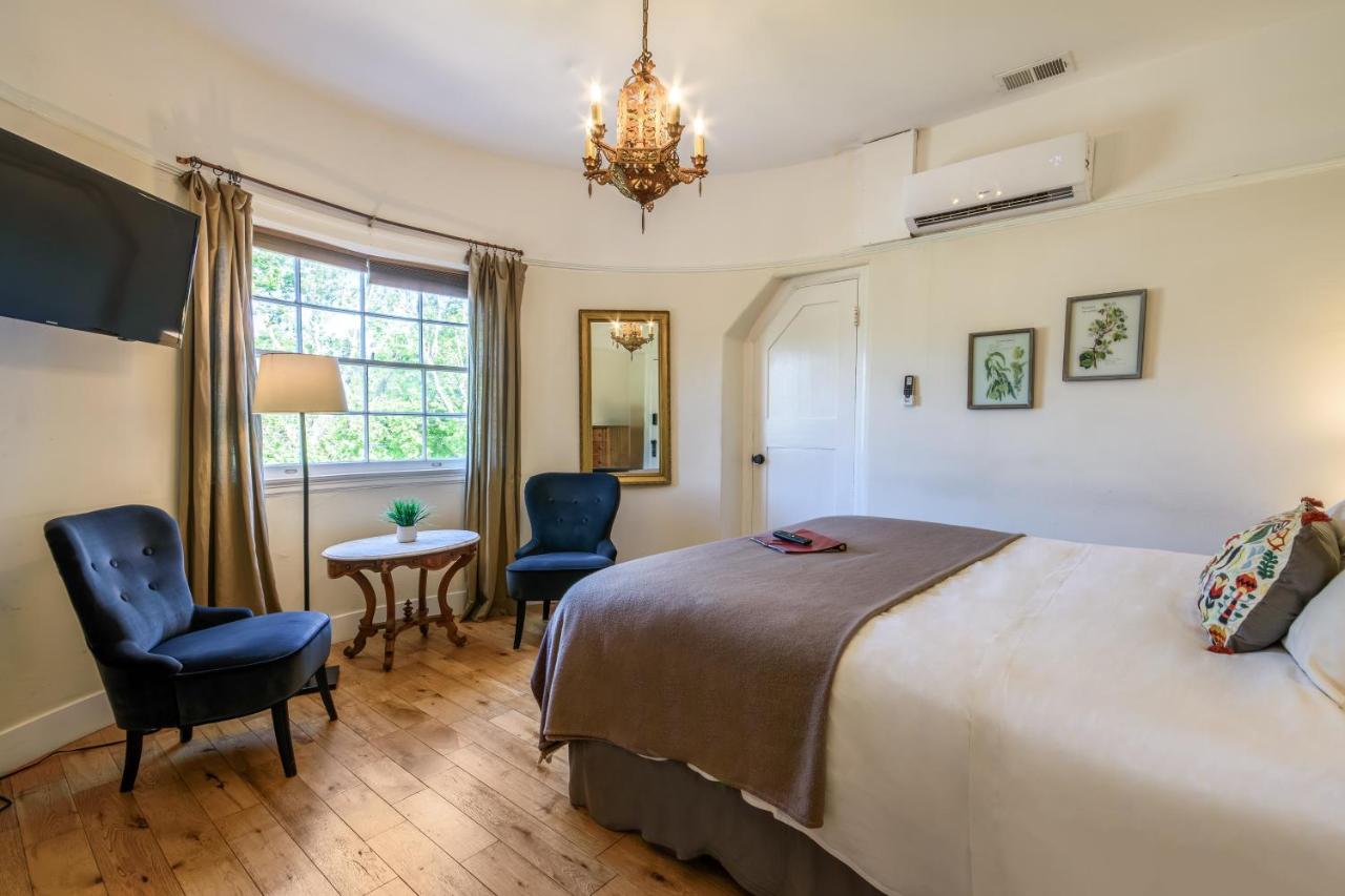  | Cedar Gables Inn