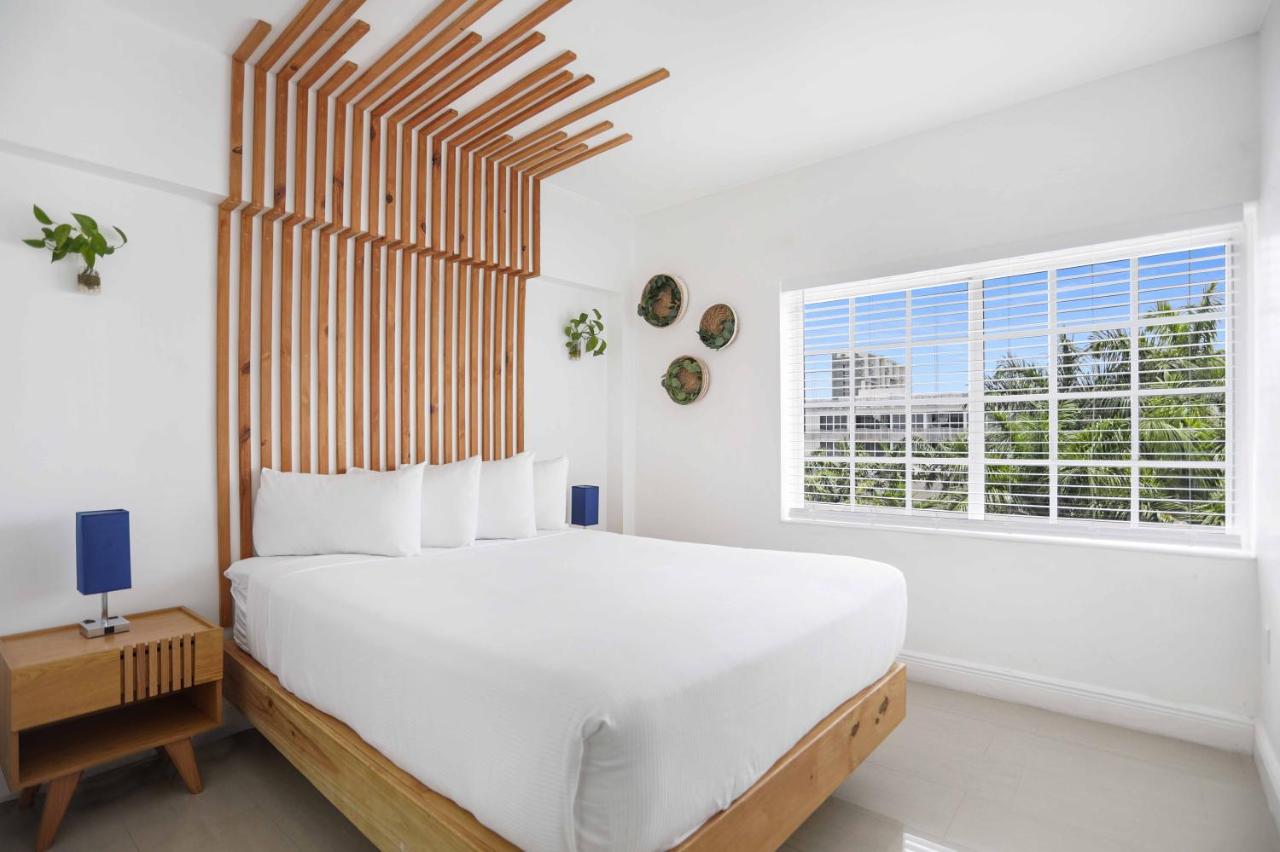 Deluxe One Bedroom Suite with Kitchen at Hotel Belleza