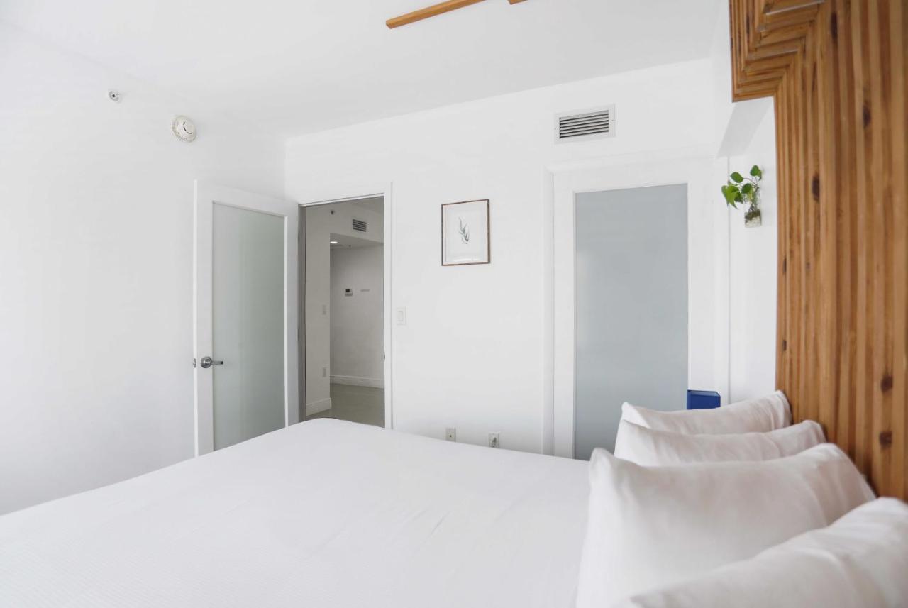 Deluxe One Bedroom Suite with Kitchen at Hotel Belleza