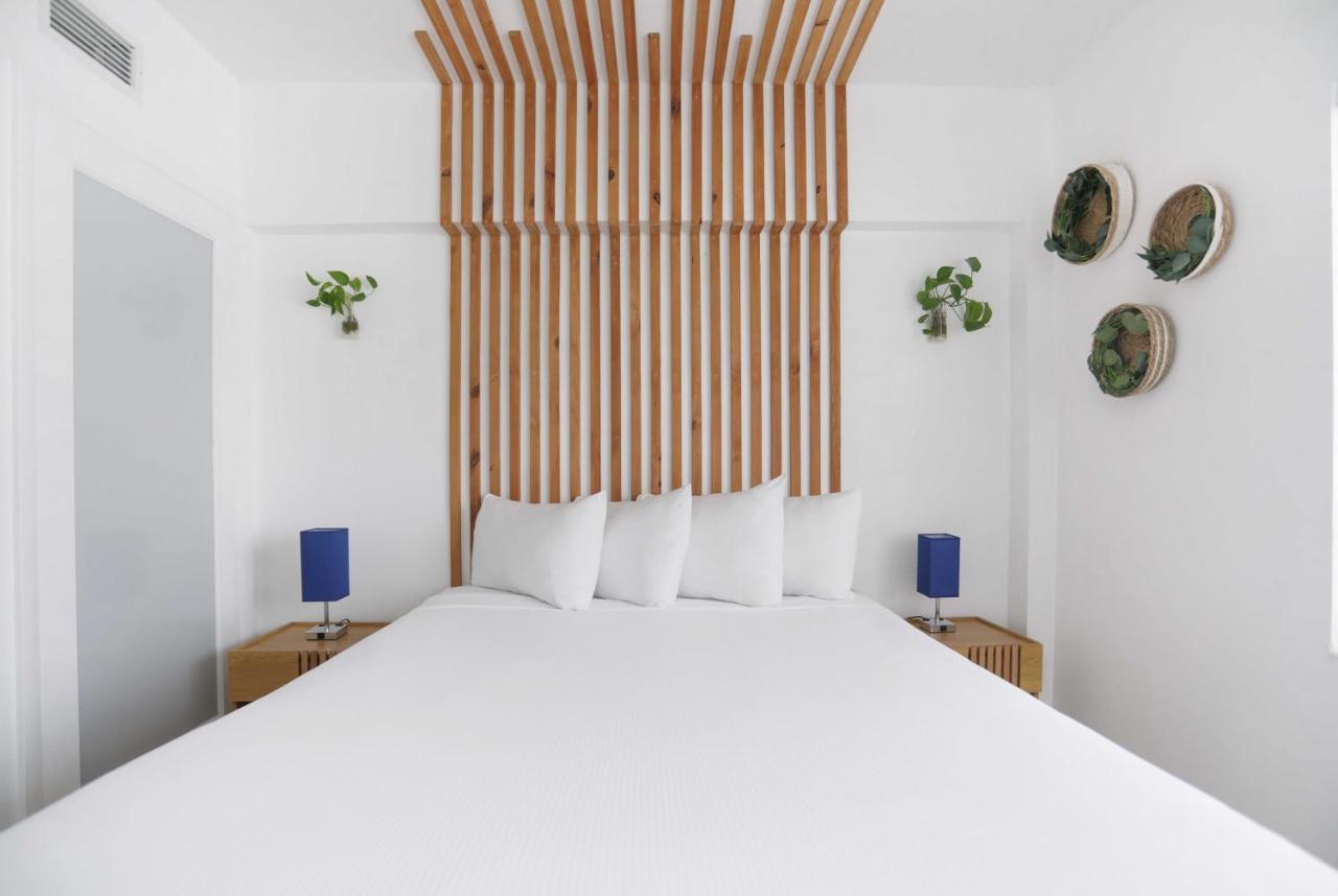 Deluxe One Bedroom Suite with Kitchen at Hotel Belleza