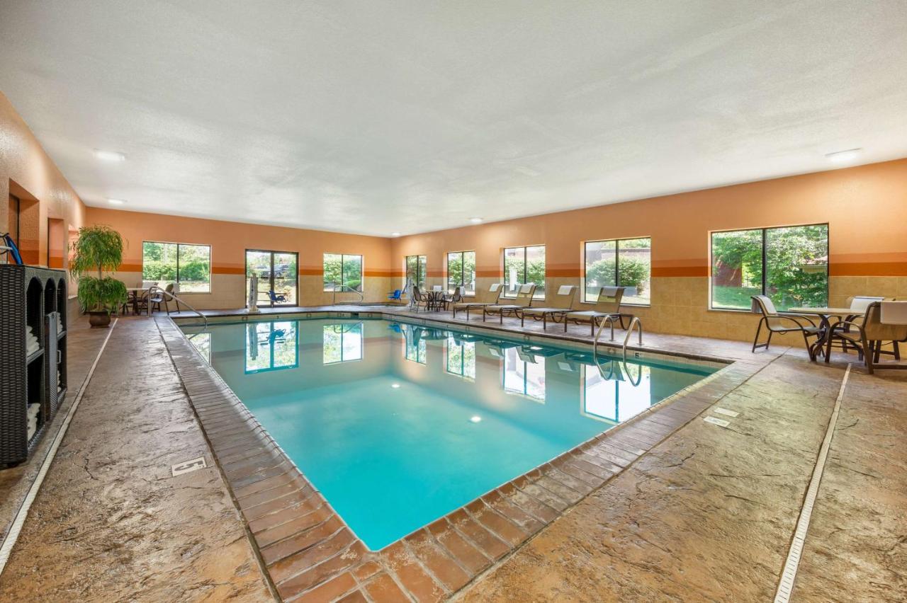 | Best Western Plus Georgetown Corporate Center Hotel