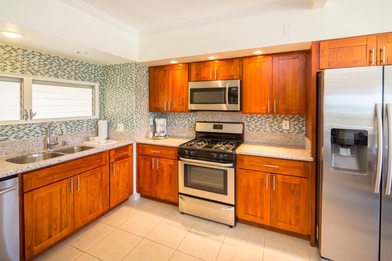 | Castle Waikiki Shore Beachfront Condominiums