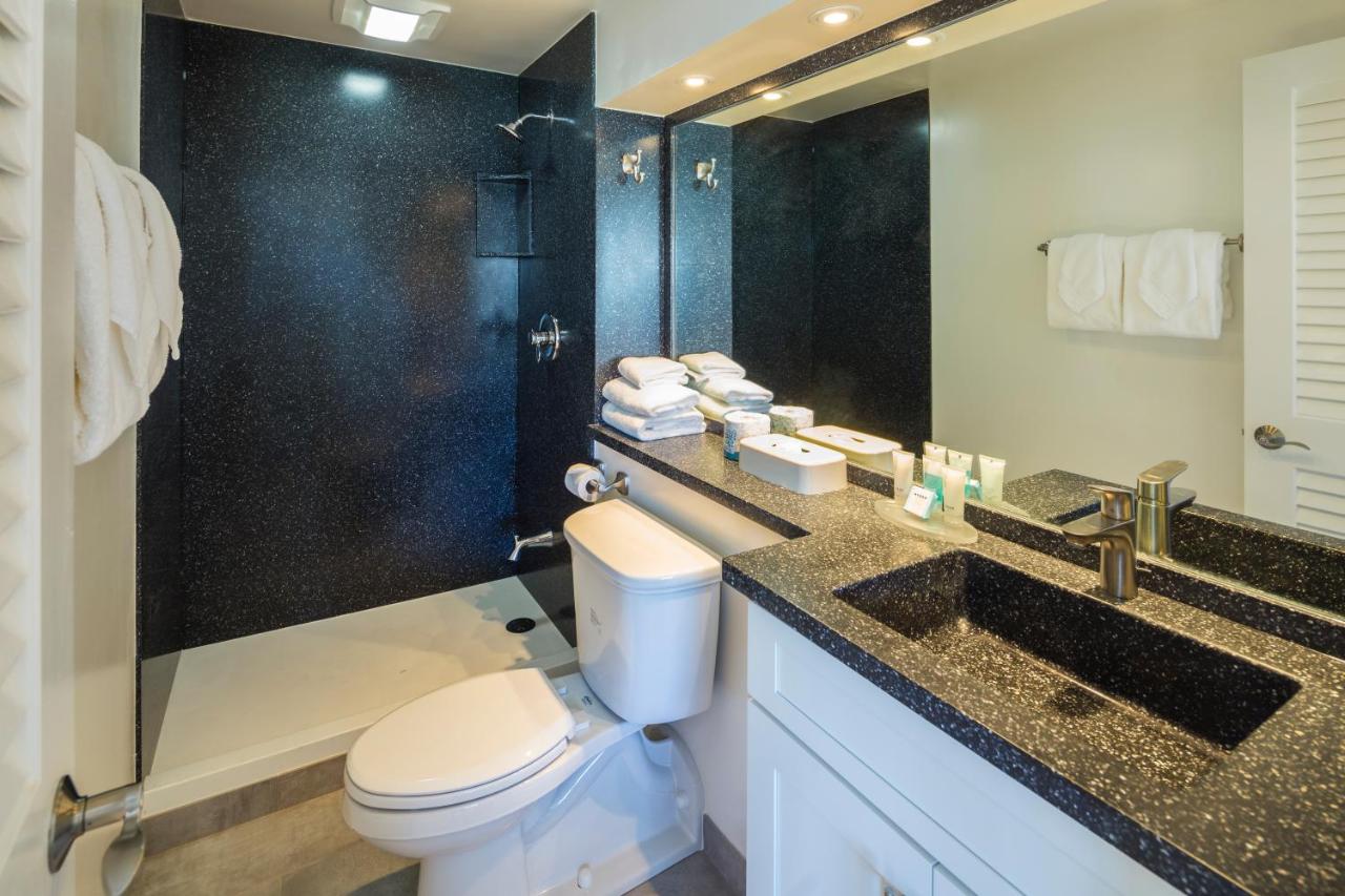  | Castle Waikiki Shore Beachfront Condominiums