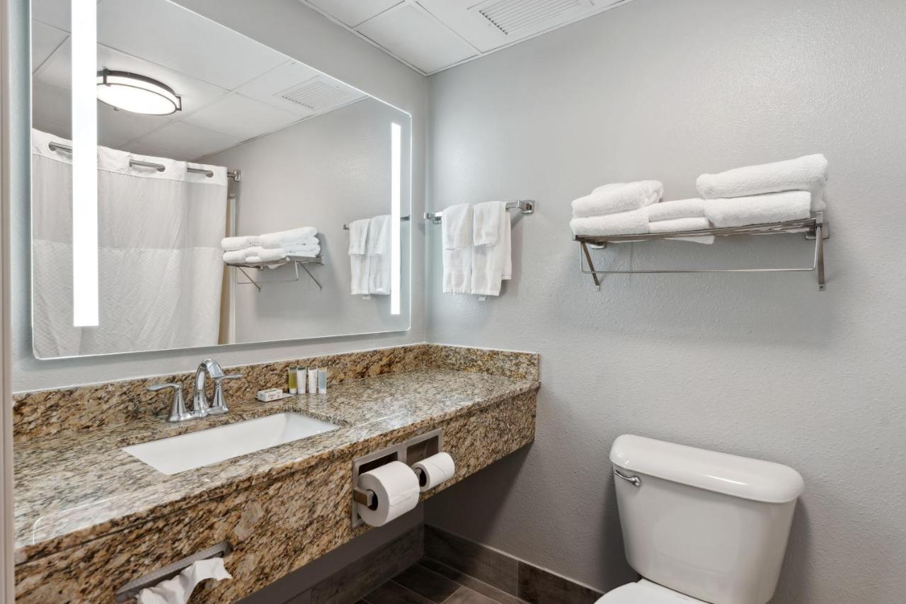 Deluxe King Room - Mobility Access/Non-Smoking at AmericInn by Wyndham Wisconsin Dells