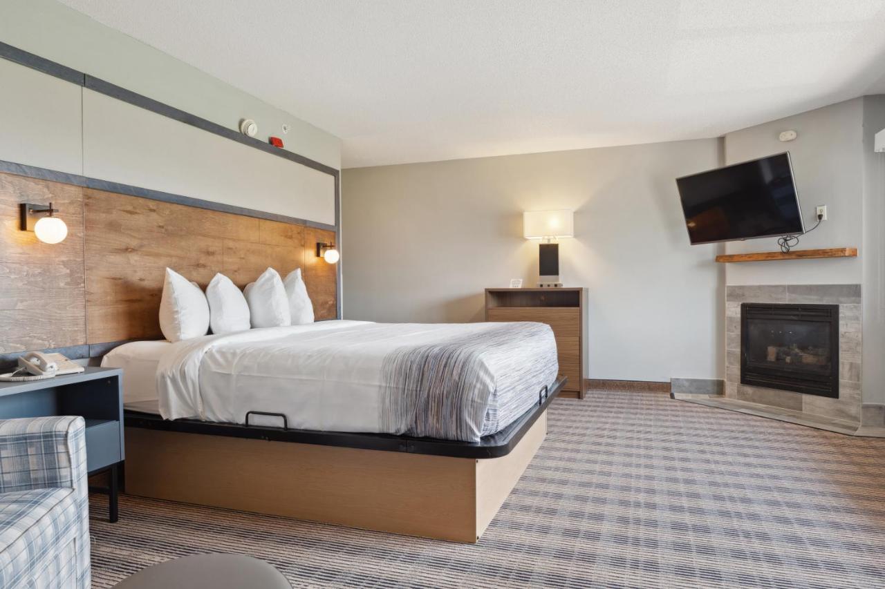 Room #44110211 at AmericInn by Wyndham Wisconsin Dells