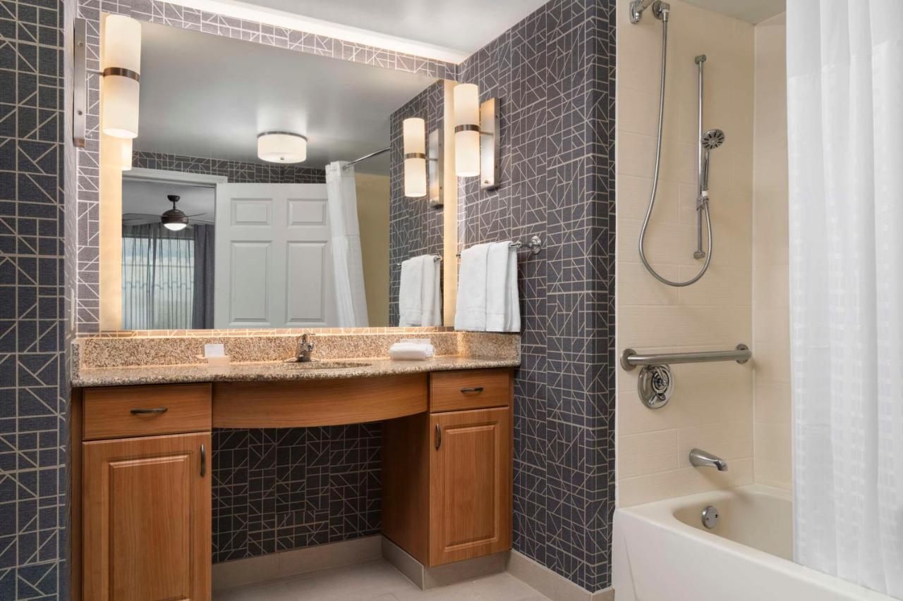 | Homewood Suites by Hilton Hartford South-Glastonbury