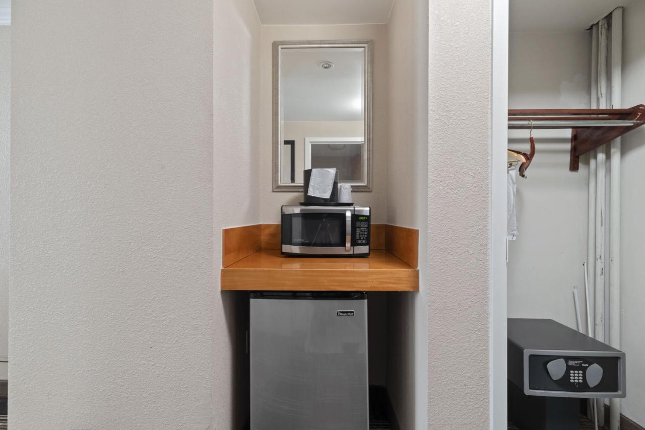 | Hotel Executive Suites