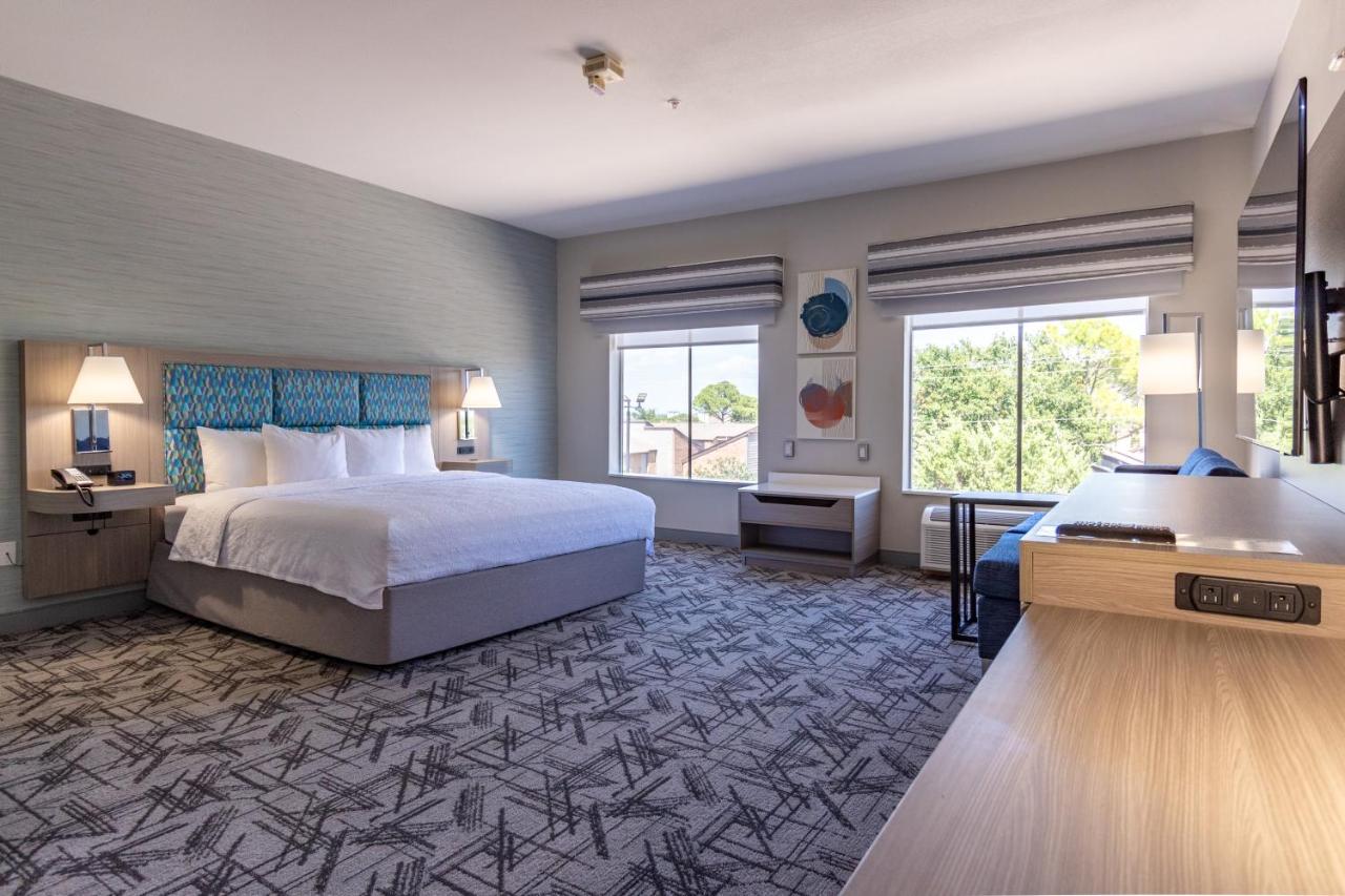 King Room - Disability Access/Non-Smoking at Hampton Inn & Suites Denton