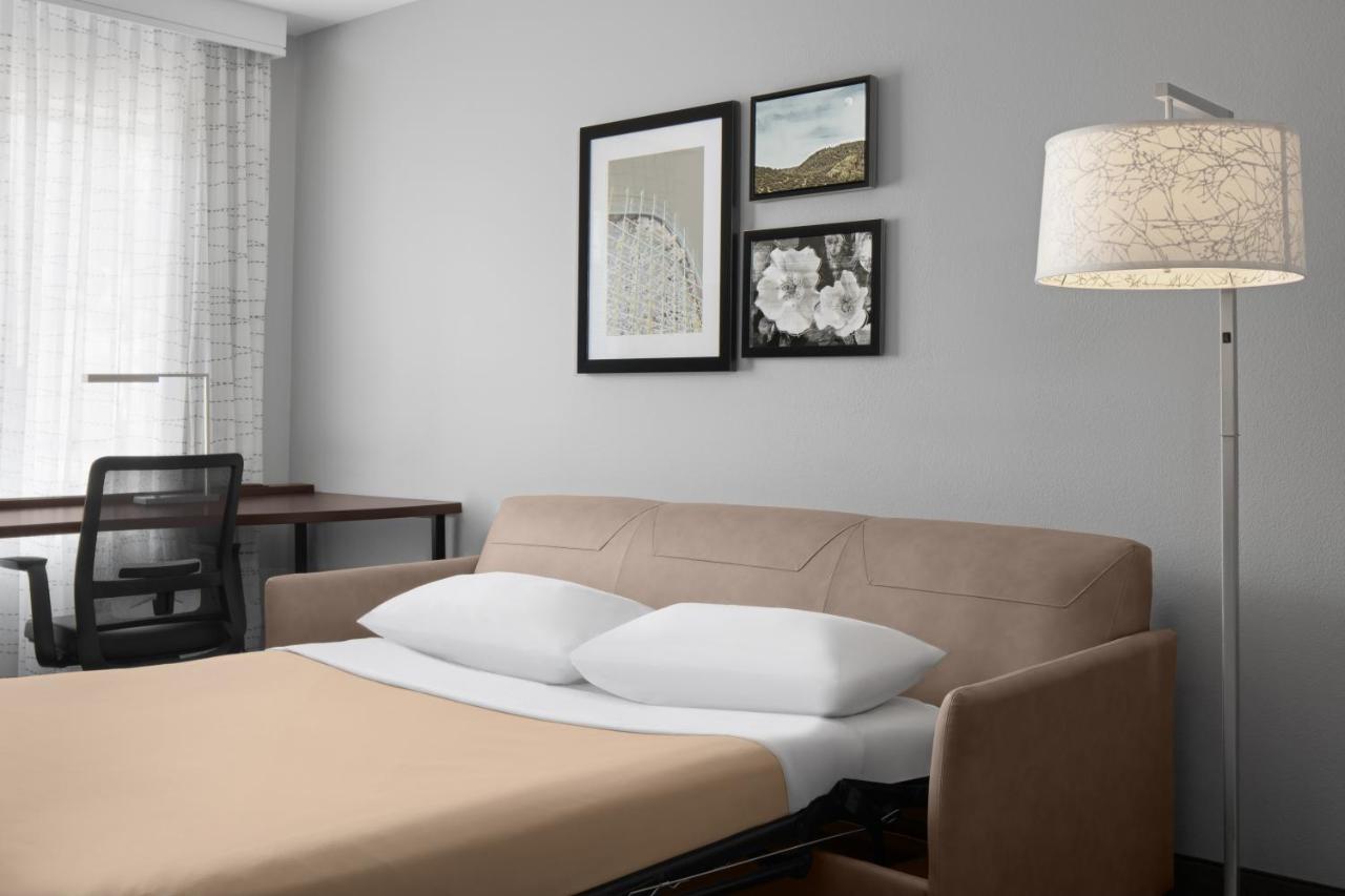 One-Bedroom Queen Suite with Sofa Bed at Residence Inn By Marriott Santa Clarita Valencia