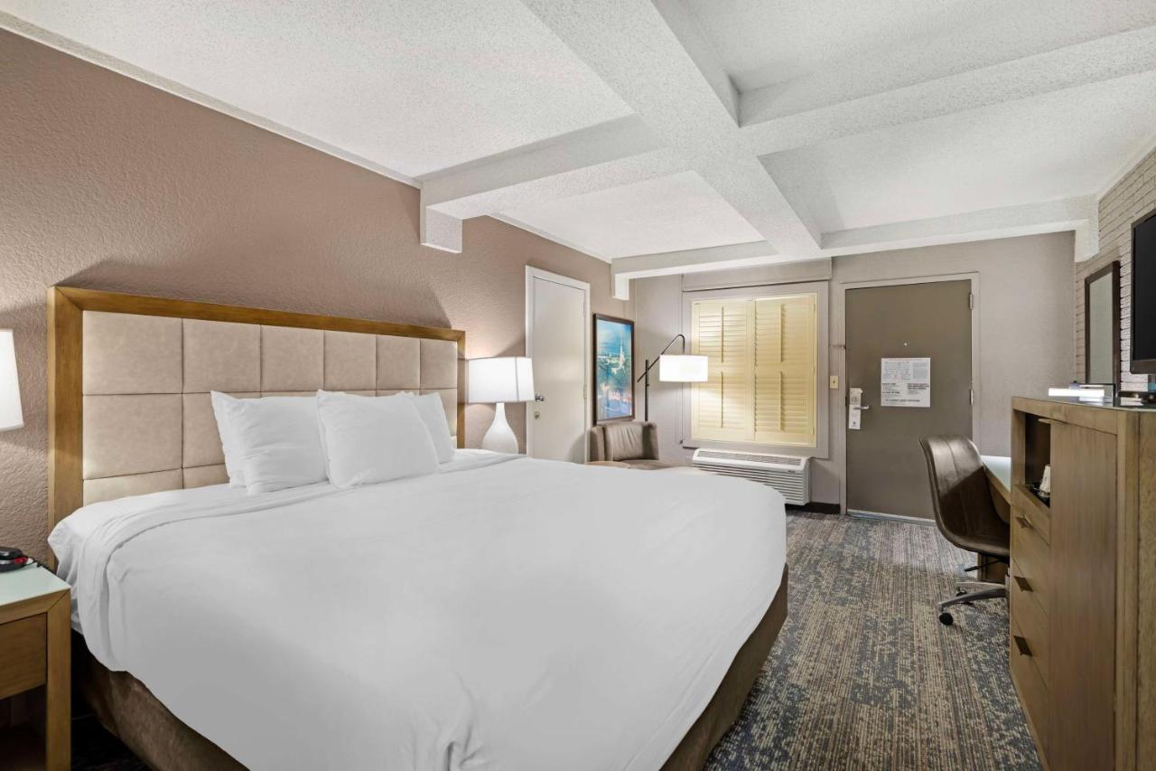 King Room - Non-Smoking at Best Western Savannah Historic District