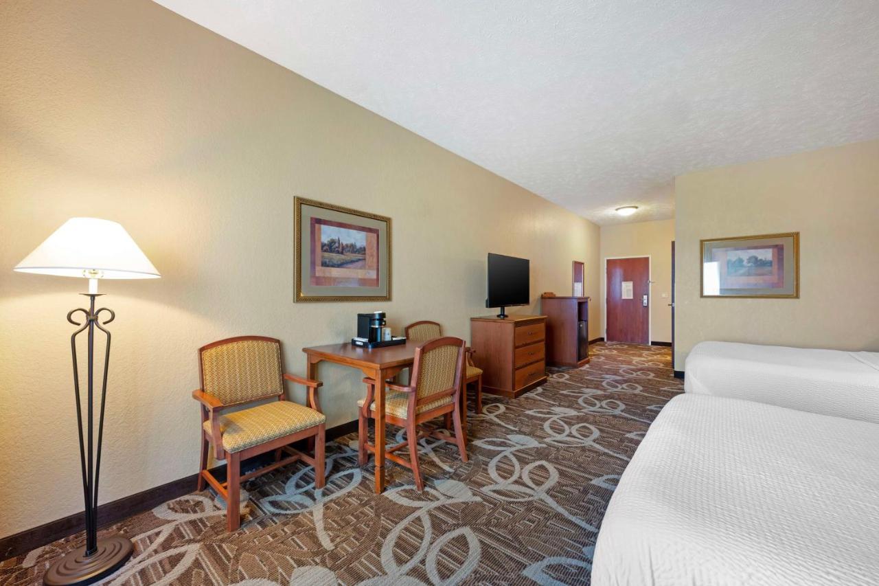 | Best Western Plus Mid Nebraska Inn & Suites