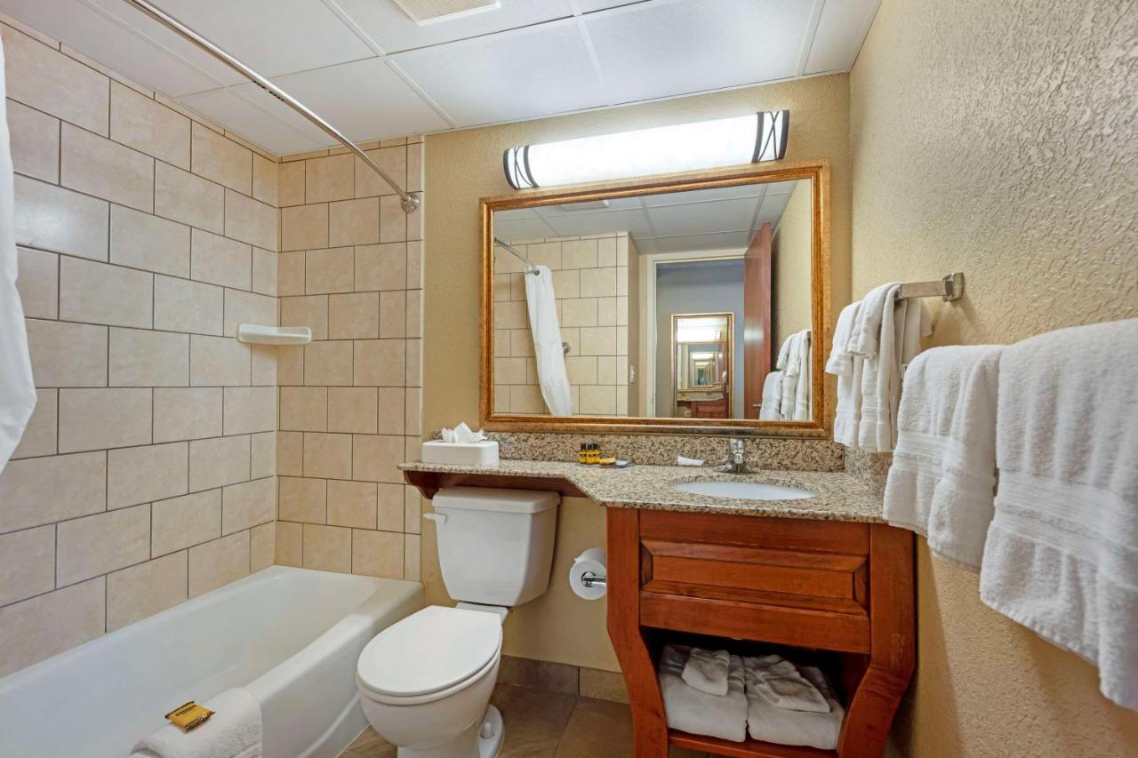 | Best Western Plus Mid Nebraska Inn & Suites