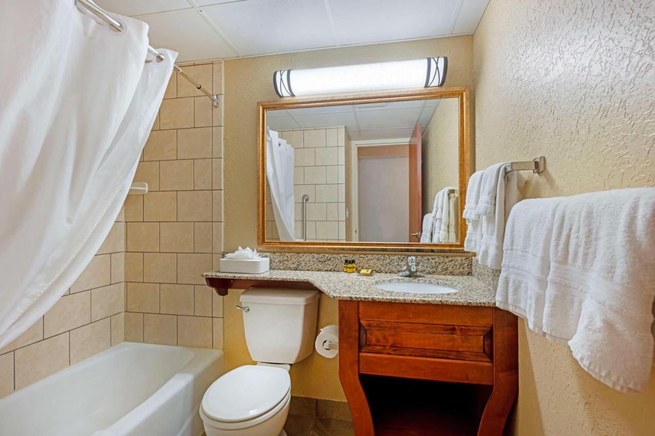 | Best Western Plus Mid Nebraska Inn & Suites