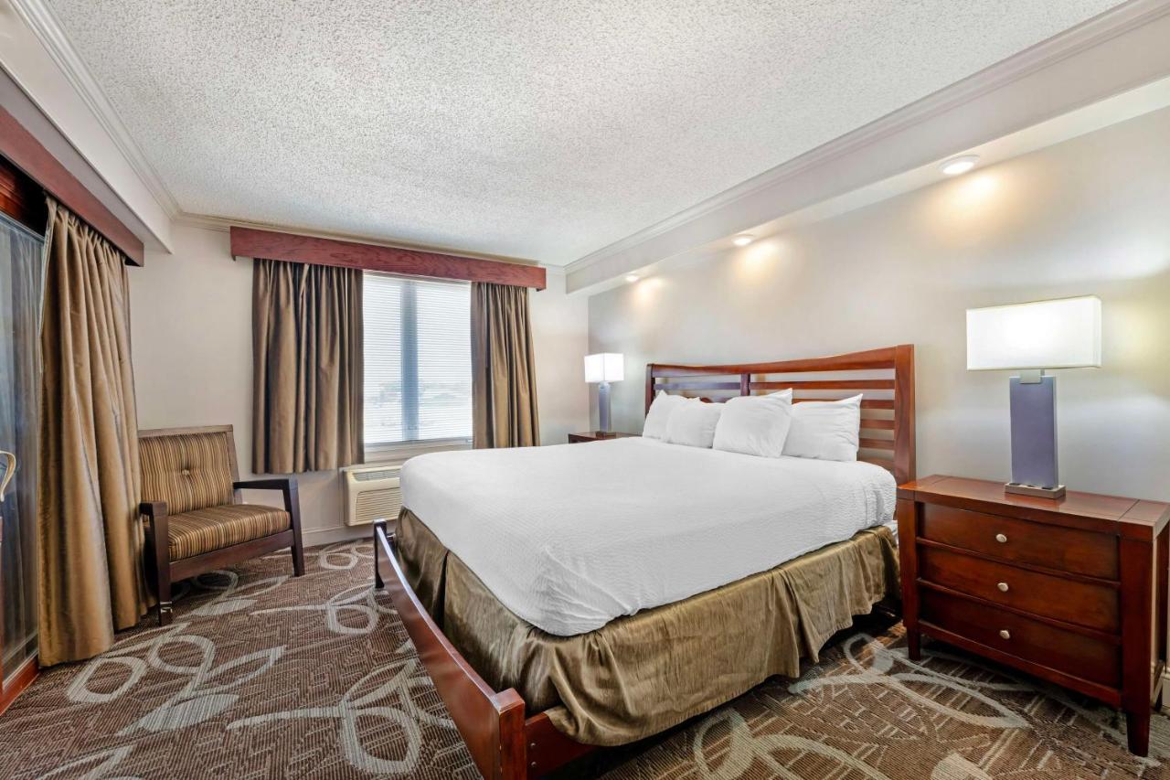 | Best Western Plus Mid Nebraska Inn & Suites