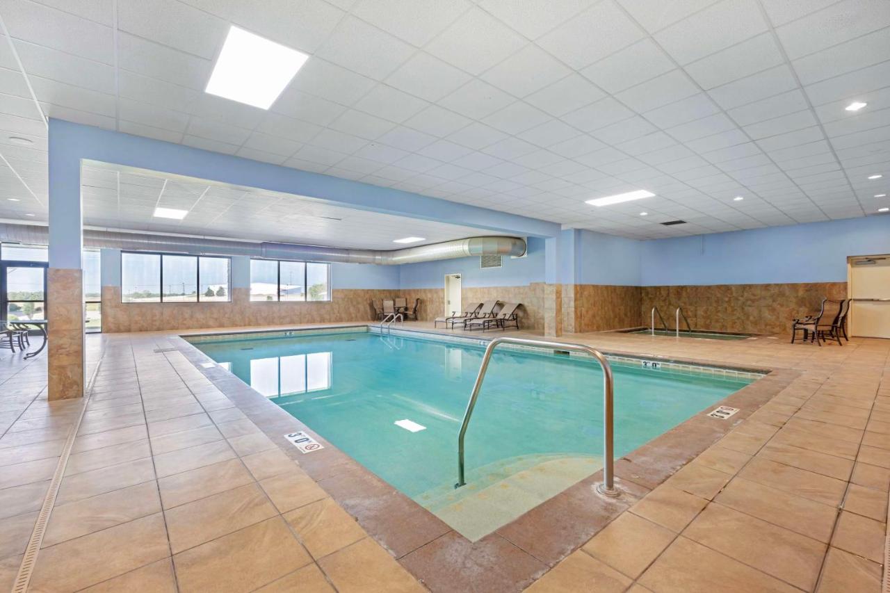 | Best Western Plus Mid Nebraska Inn & Suites