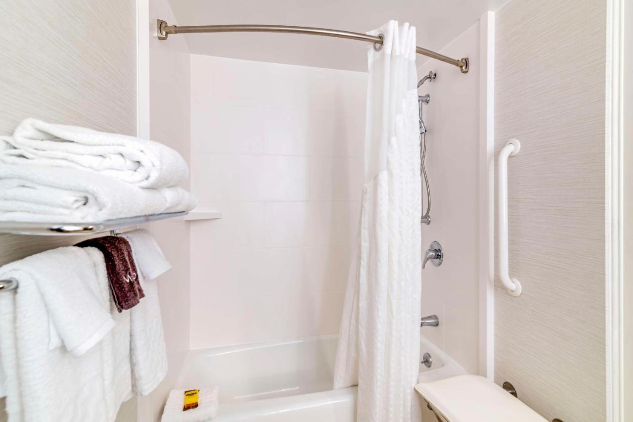  | Best Western Springfield Hotel