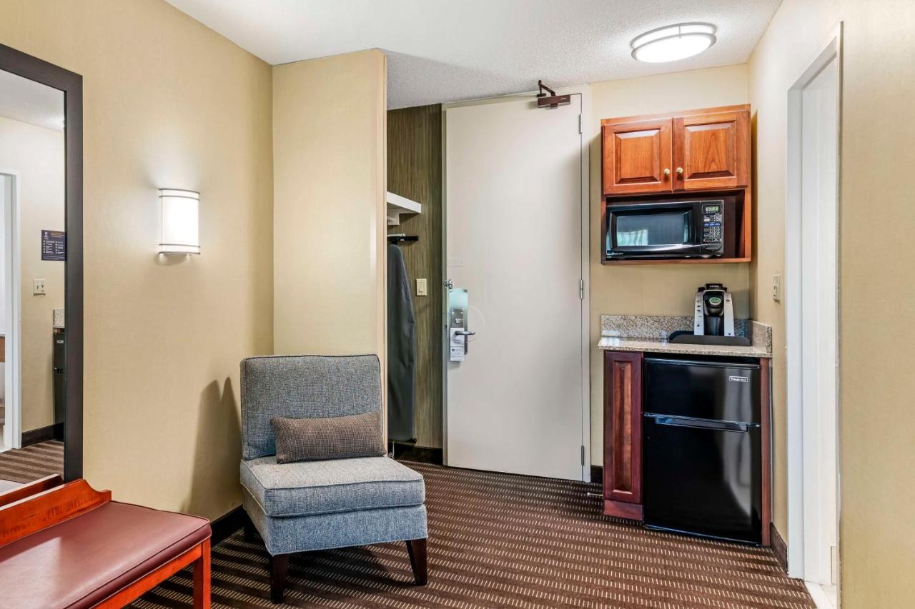 | Best Western Springfield Hotel