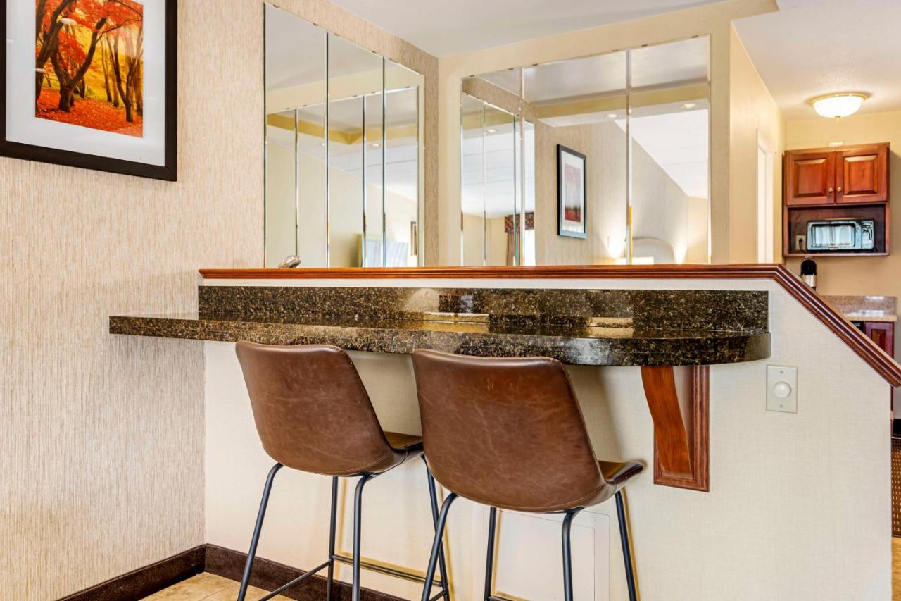  | Best Western Springfield Hotel