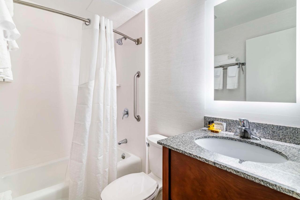  | Best Western Springfield Hotel